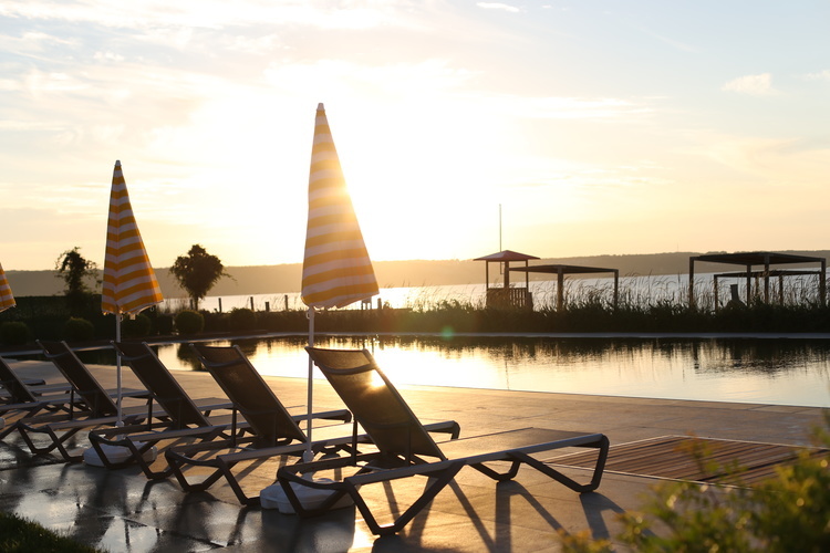 Denize Açılan Sakin Bir Gün: İnemare Hotel & Beach