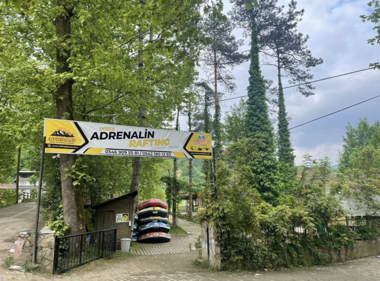 Adrenalin Rafting
